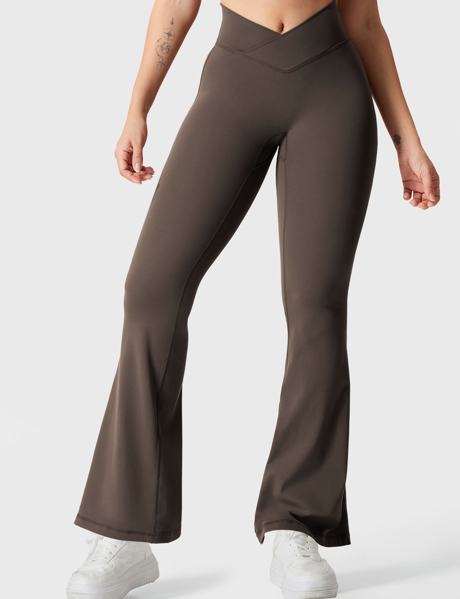 Yeoreo Kalie V-Bund 30“ Flare Leggings