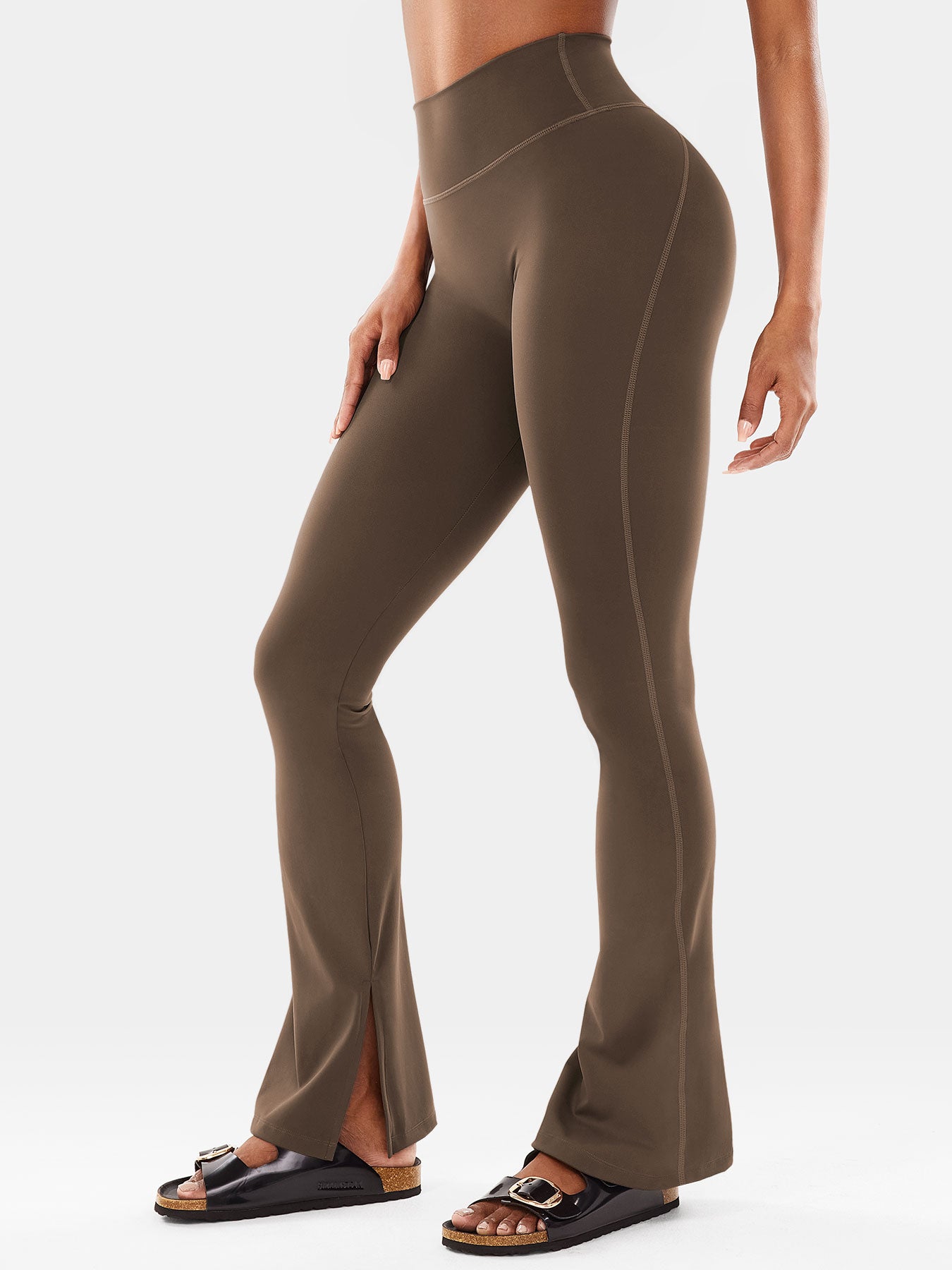 Yeoreo Nasreen Flared Leggings mit geteiltem Saum - Yeoreo Germany
