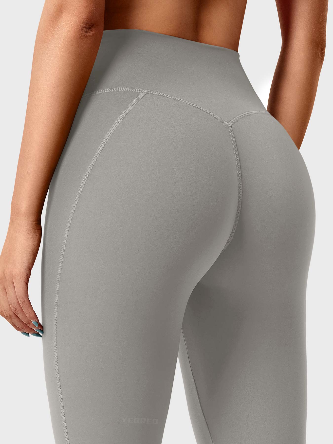 Yeoreo Nasreen Flared Leggings mit geteiltem Saum - Yeoreo Germany