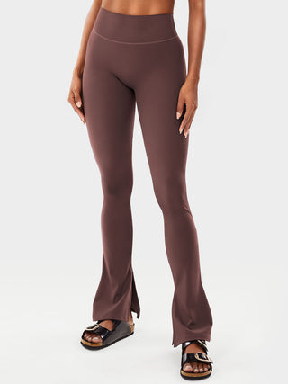 Yeoreo Nasreen Flared Leggings mit geteiltem Saum - Yeoreo Germany