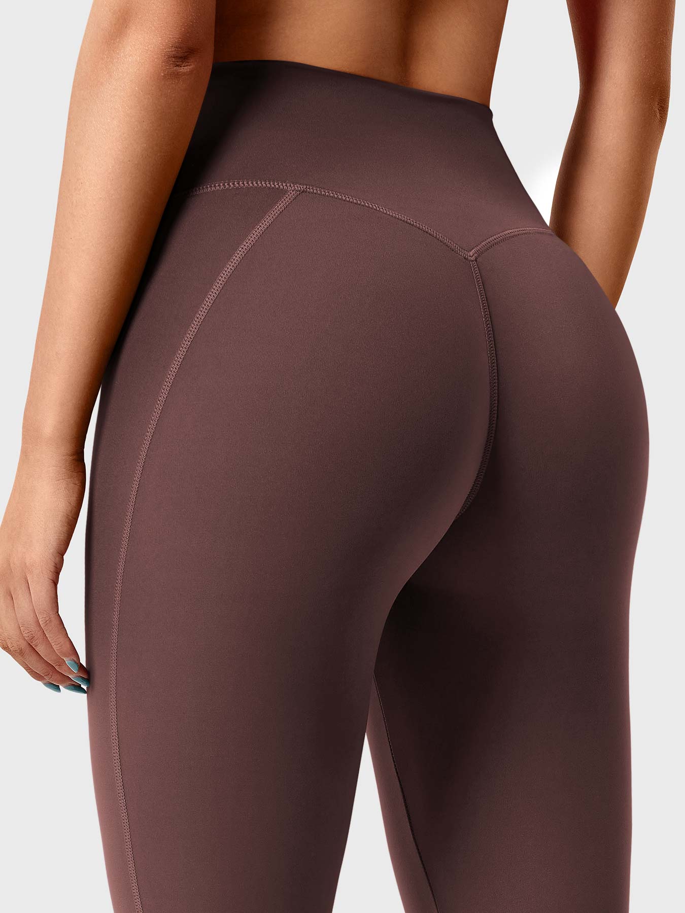 Yeoreo Nasreen Flared Leggings mit geteiltem Saum - Yeoreo Germany