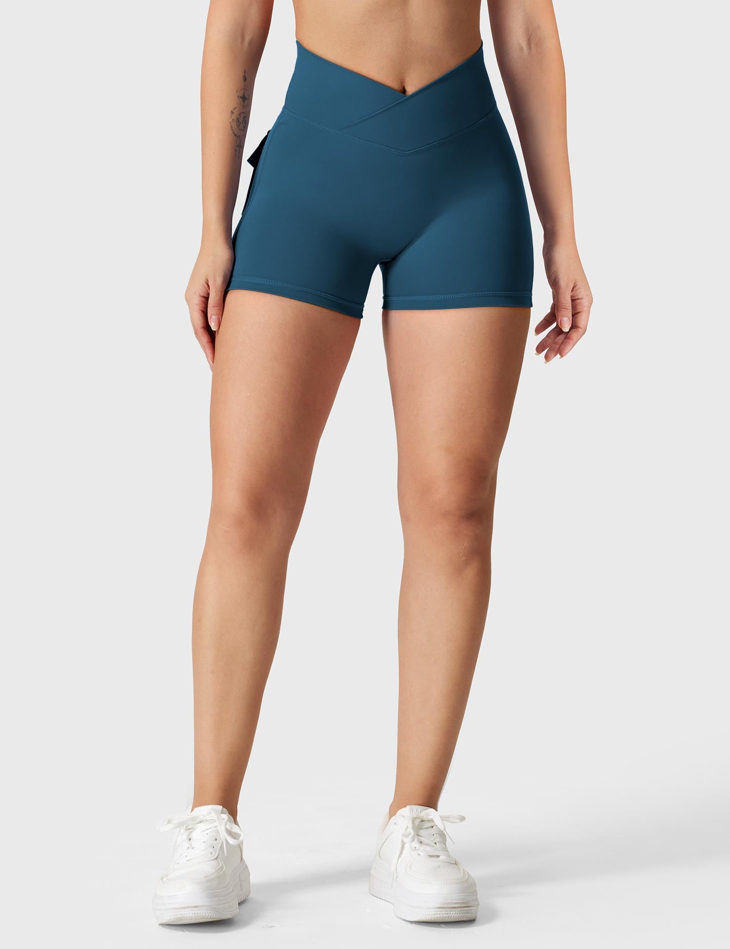Yeoreo V-waistband Charm Shorts